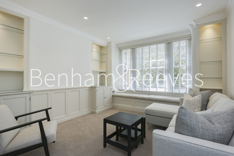 1  bedroom flat to rent in The Marlborough, Walton Street, Chelsea SW3-image 1