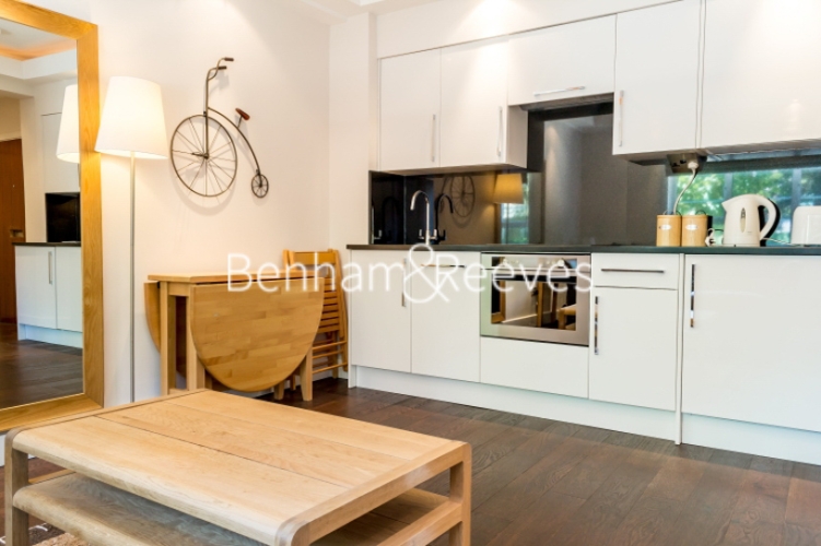 1  bedroom flat to rent in Nell Gwynn House, Sloane Avenue SW3-image 2