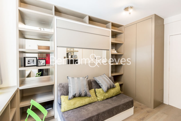 Studio flat to rent in Chelsea Cloisters, Sloane Avenue SW3-image 3