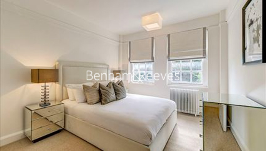 2 bedrooms flat to rent in Pelham Court, Fulham Road, Chelsea, SW3-image 4