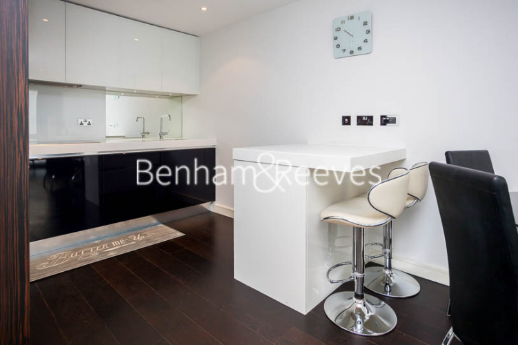 1  bedroom flat to rent in Caro Point, Grosvenor Waterside, Victoria SW1-image 2