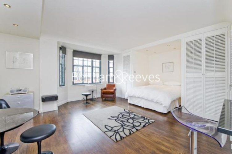 Studio flat to rent in Drayton Gardens, Chelsea SW10-image 1
