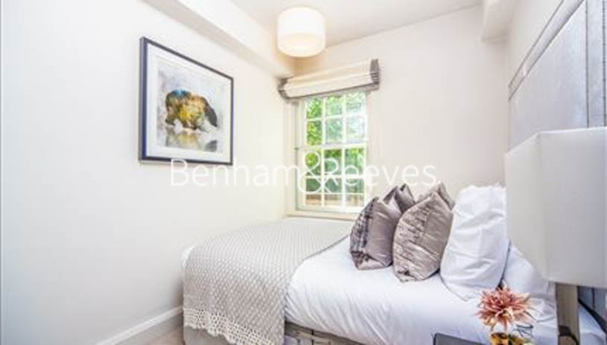 2  bedrooms flat to rent in Pelham Court, Fulham Road, Chelsea, SW3-image 7