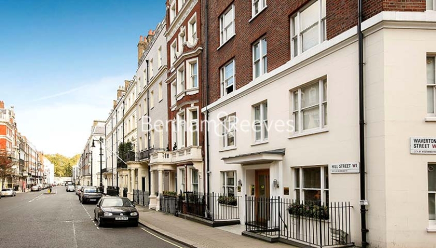 2 bedrooms flat to rent in Hill Street Apartments, Mayfair, W1-image 6