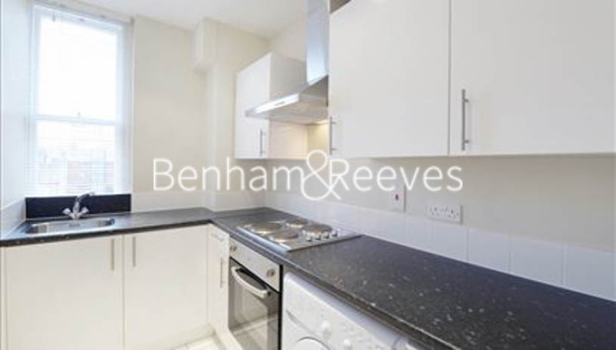 2  bedrooms flat to rent in Hill Street Apartments, Mayfair, W1-image 2