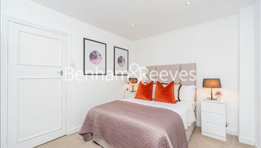 2  bedrooms flat to rent in Hill Street Apartments, Mayfair, W1-image 8