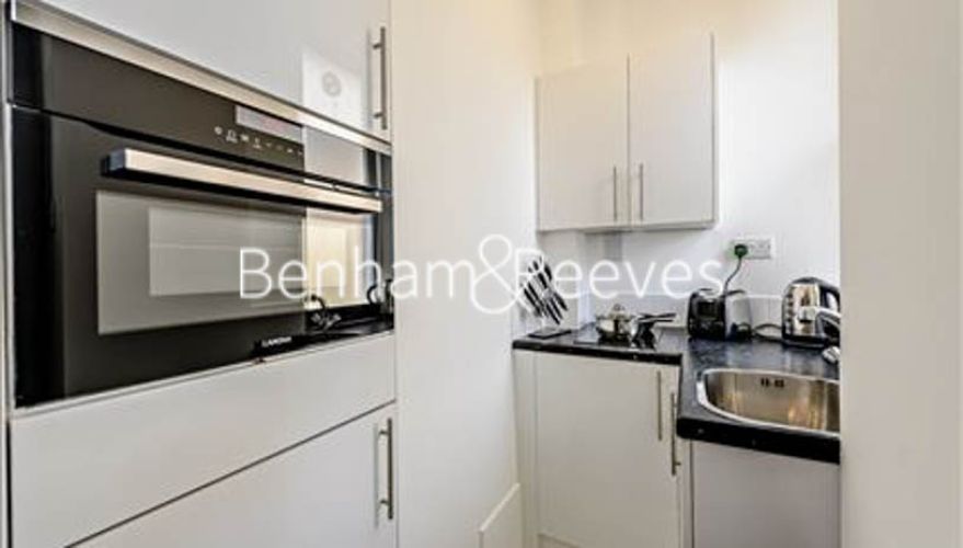 1  bedroom flat to rent in Hill Street, Mayfair, W1-image 2