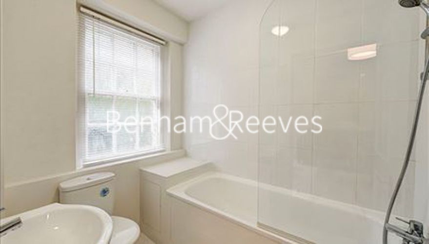 Studio flat to rent in Pelham Court, Chelsea SW3-image 4