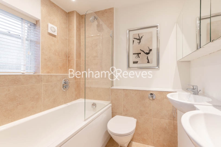 2  bedrooms flat to rent in Pelham Court, Fulham Road, Chelsea, SW3-image 4