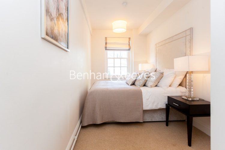 2  bedrooms flat to rent in Pelham Court, Fulham Road, Chelsea, SW3-image 12