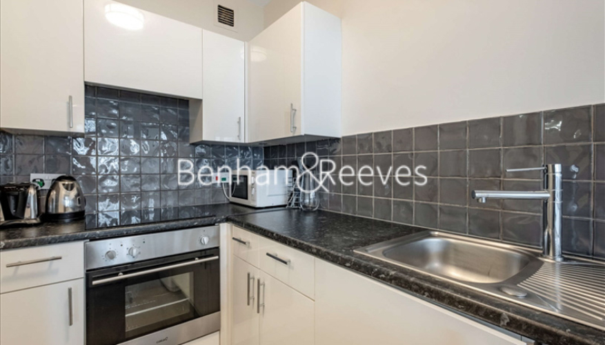Studio flat to rent in Luke House, Abbey Orchard Street, Victoria, SW1P-image 2