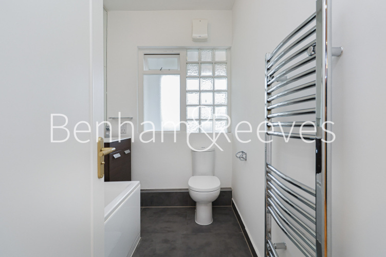 1  bedroom flat to rent in Montrose Court, Princes Gate, SW7-image 5