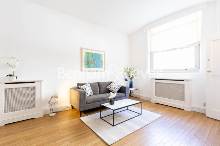1  bedroom flat to rent in Montpelier Walk, Knightsbridge, SW7-image 1