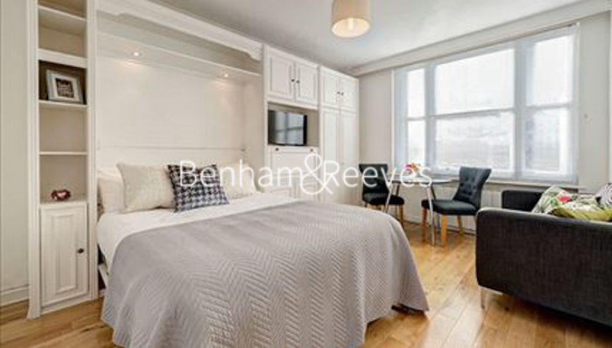 Studio flat to rent in Hill Street, Mayfair, W1J-image 3