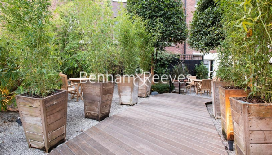 Studio flat to rent in Hill Street, Mayfair, W1J-image 7