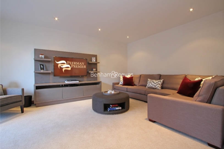 3 bedrooms flat to rent in Kingston House South, Knightsbridge, SW7-image 1