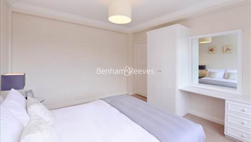 1 bedroom flat to rent in Hill Street, Mayfair, W1J-image 9