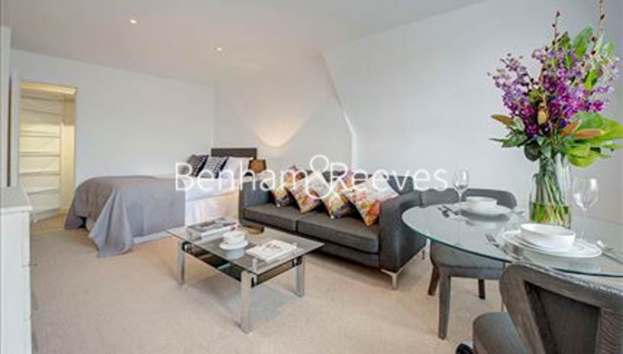 Studio flat to rent in 39 Hill Street, Mayfair, W1J-image 4