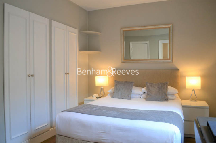 Studio flat to rent in Chelsea Cloisters, Chelsea, Sw3-image 1