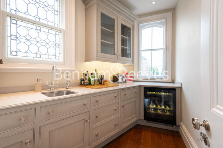 7 bedrooms house to rent in Thurloe Square, South Kensington, SW7-image 15