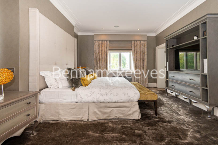 7  bedrooms house to rent in Thurloe Square, South Kensington, SW7-image 17