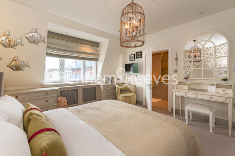 7  bedrooms house to rent in Thurloe Square, South Kensington, SW7-image 20
