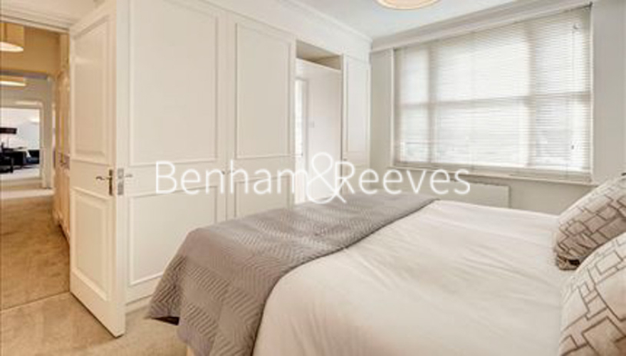 2  bedrooms flat to rent in 39 Hill Street, Mayfair, W1J-image 4