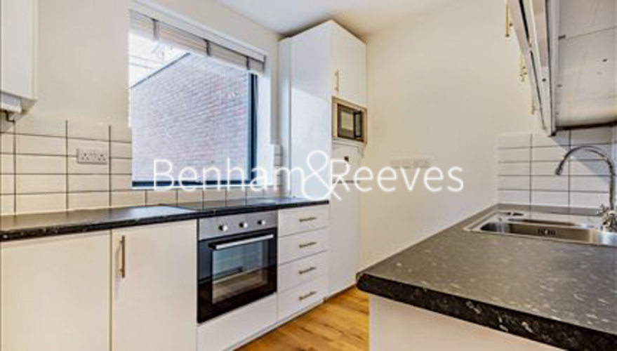 2 bedrooms flat to rent in Fulham Road, Knightsbridge, SW3-image 2