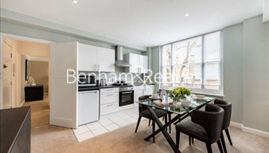1  bedroom flat to rent in 22 Hill Street, Mayfair, W1J-image 2
