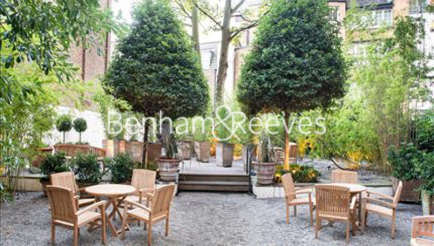 1 bedroom flat to rent in 22 Hill Street, Mayfair, W1J-image 9