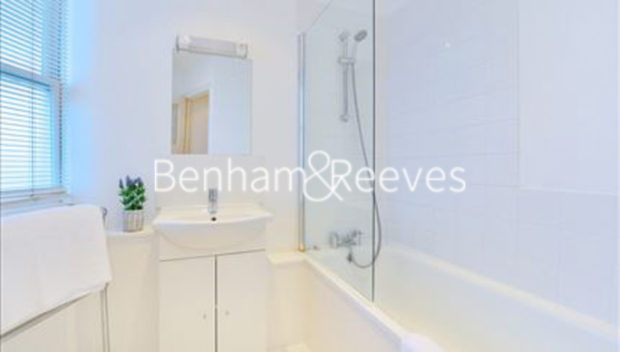 Studio flat to rent in Hill Street, Mayfair, W1J, London