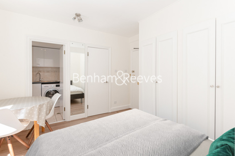 Studio flat to rent in Chelsea Cloisters, Chelsea, SW3-image 2