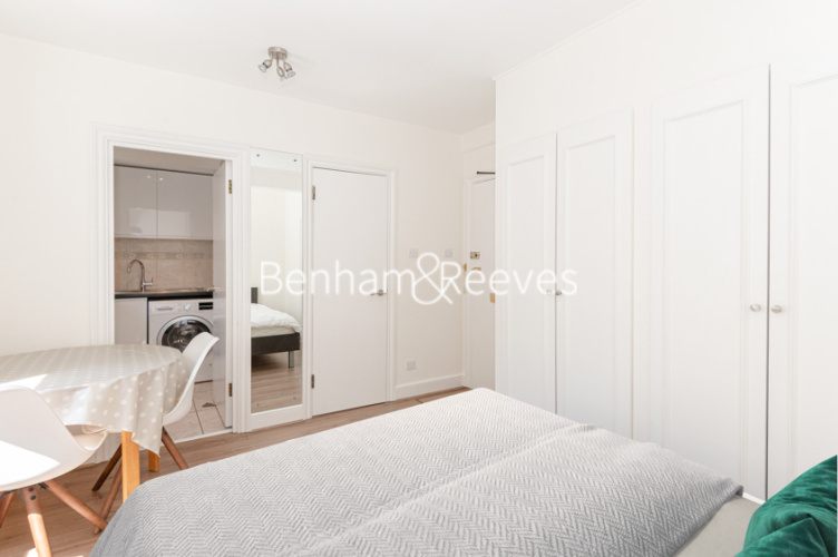 Studio flat to rent in Chelsea Cloisters, Sloane Avenue SW3-image 3