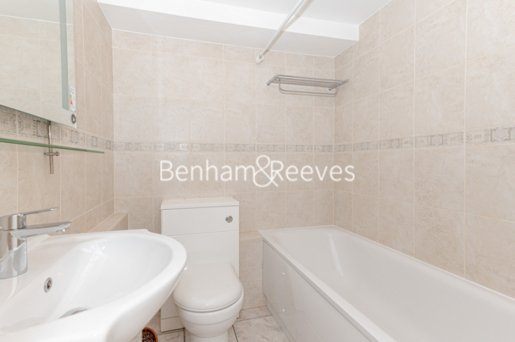 Studio flat to rent in Chelsea Cloisters, Sloane Avenue SW3-image 5