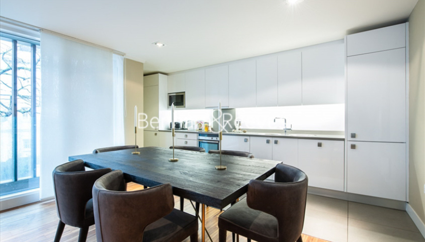 2 bedrooms flat to rent in Fulham Road, Knightsbridge, SW3-image 2