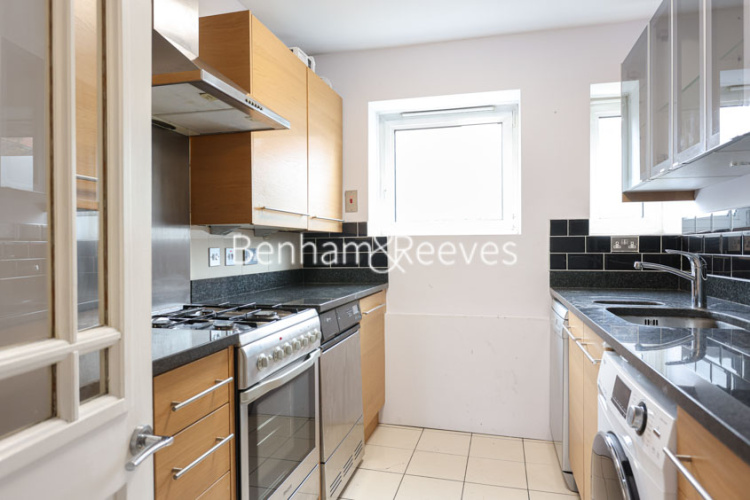 3 bedrooms flat to rent in Chelsea Manor Court, Chelsea Manor Street, SW3-image 7