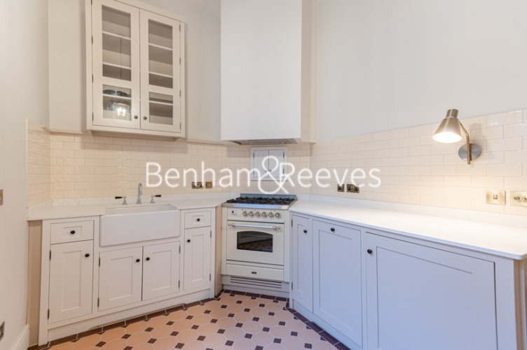 3 bedrooms flat to rent in Queensberry Place, Knightsbridge, SW7-image 2