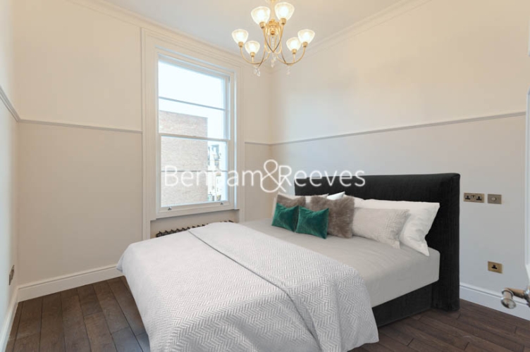 3  bedrooms flat to rent in Queensberry Place, Knightsbridge, SW7-image 3