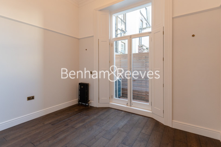 3 bedrooms flat to rent in Queensberry Place, Knightsbridge, SW7-image 9