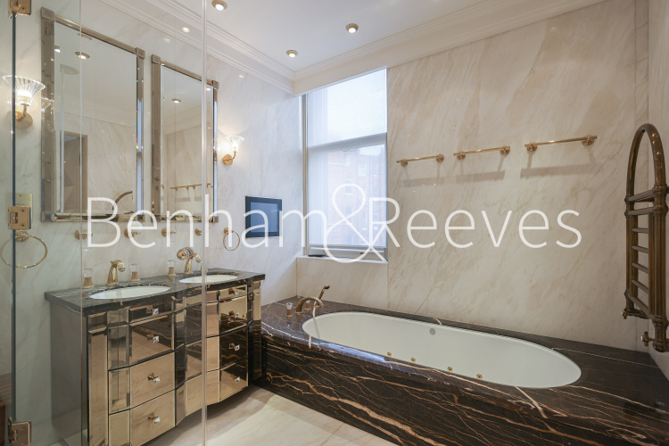 3  bedrooms flat to rent in Empire House, Thurloe Place, SW7-image 5