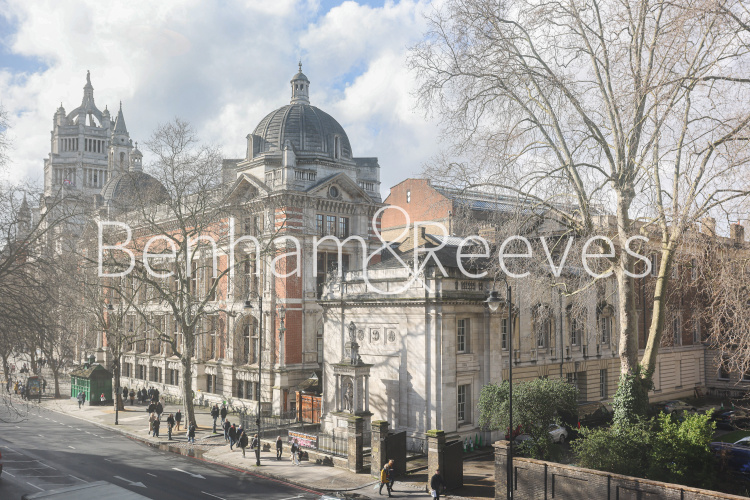 3  bedrooms flat to rent in Empire House, Thurloe Place, SW7-image 6