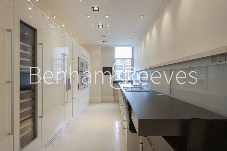 3  bedrooms flat to rent in Empire House, Thurloe Place, SW7-image 15