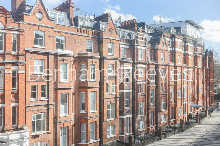 3  bedrooms flat to rent in Empire House, Thurloe Place, SW7-image 18