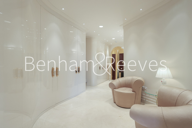 3  bedrooms flat to rent in Empire House, Thurloe Place, SW7-image 22
