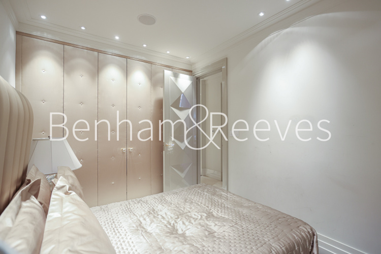 3  bedrooms flat to rent in Empire House, Thurloe Place, SW7-image 23