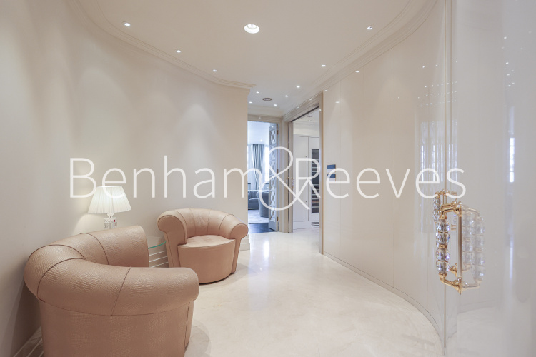 3  bedrooms flat to rent in Empire House, Thurloe Place, SW7-image 27