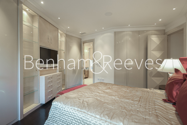 3  bedrooms flat to rent in Empire House, Thurloe Place, SW7-image 28