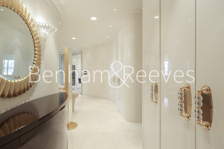 3  bedrooms flat to rent in Empire House, Thurloe Place, SW7-image 29