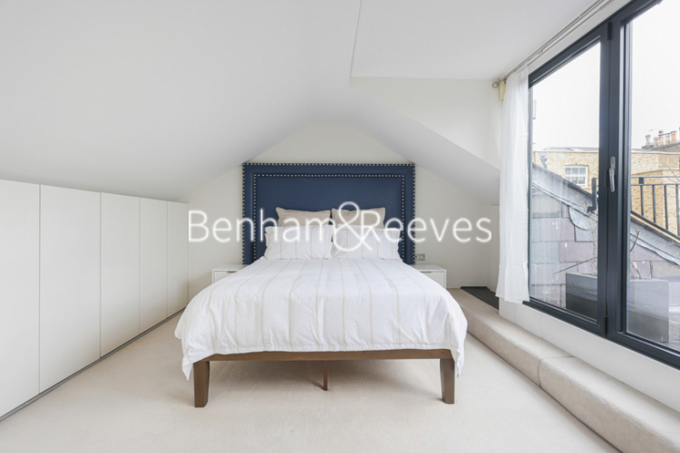 4  bedrooms house to rent in St. Catherine's Mews, Chelsea, SW3-image 9