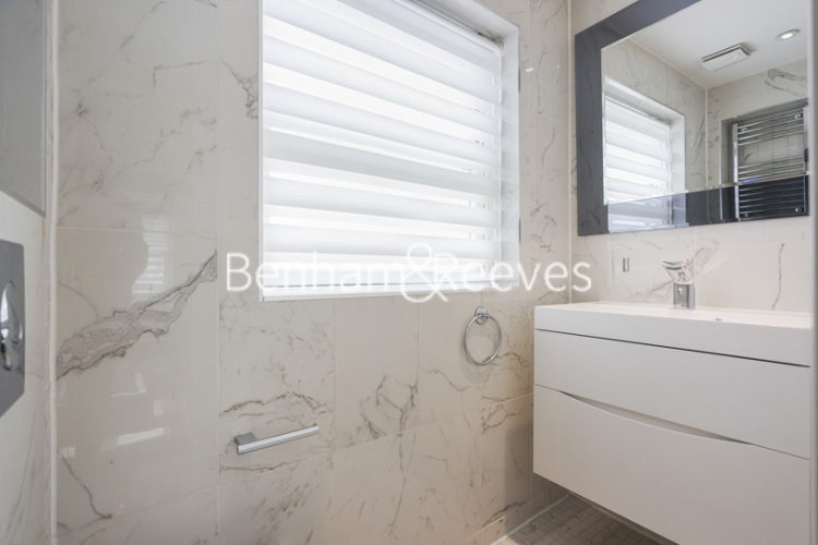 4  bedrooms house to rent in St. Catherine's Mews, Chelsea, SW3-image 19